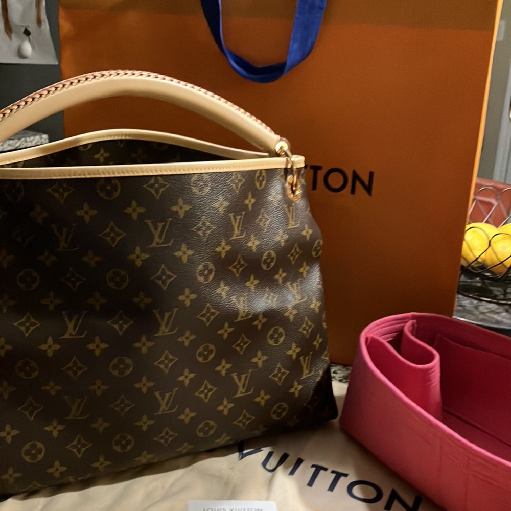 COPY - Brand New 2021 Louis Vuitton Artsy   w/o key charm / organizer included